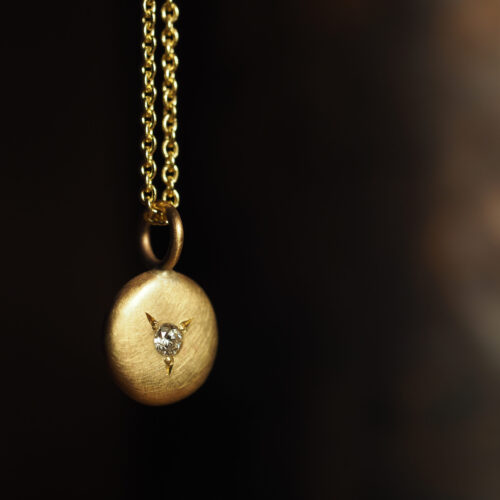 Marina Antoniou Jewellery - Yellow Gold and Diamond Grain of Sand Necklace