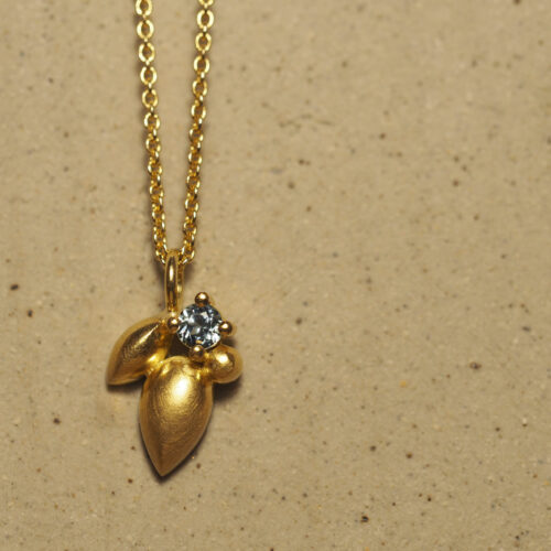 Marina Antoniou Jewellery - Yellow Gold and Parti Sapphire Eucalypt Necklace