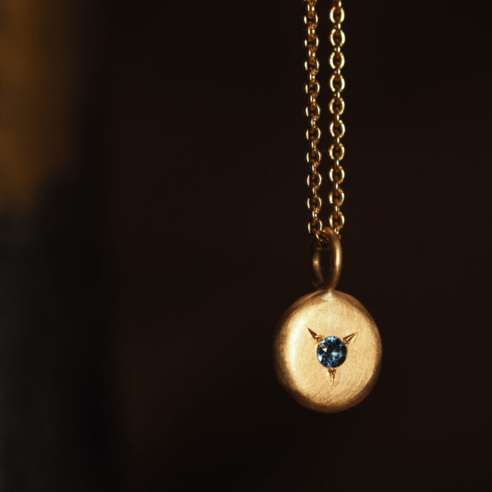 Marina Antoniou Jewellery - Rose Gold and Blue Sapphire Grain of Sand Necklace