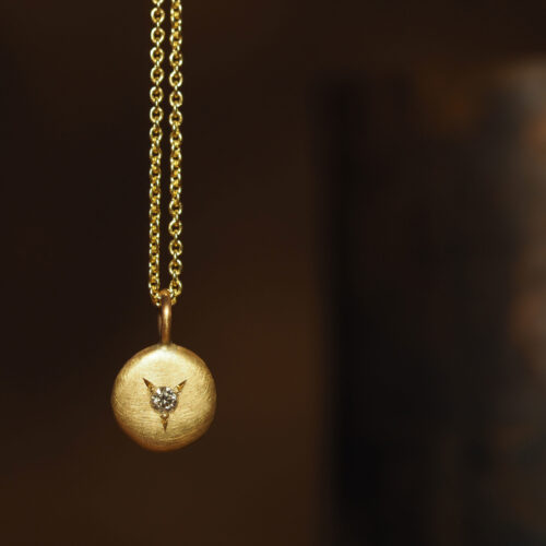Marina Antoniou Jewellery - Yellow Gold and Diamond Grain of Sand Necklace