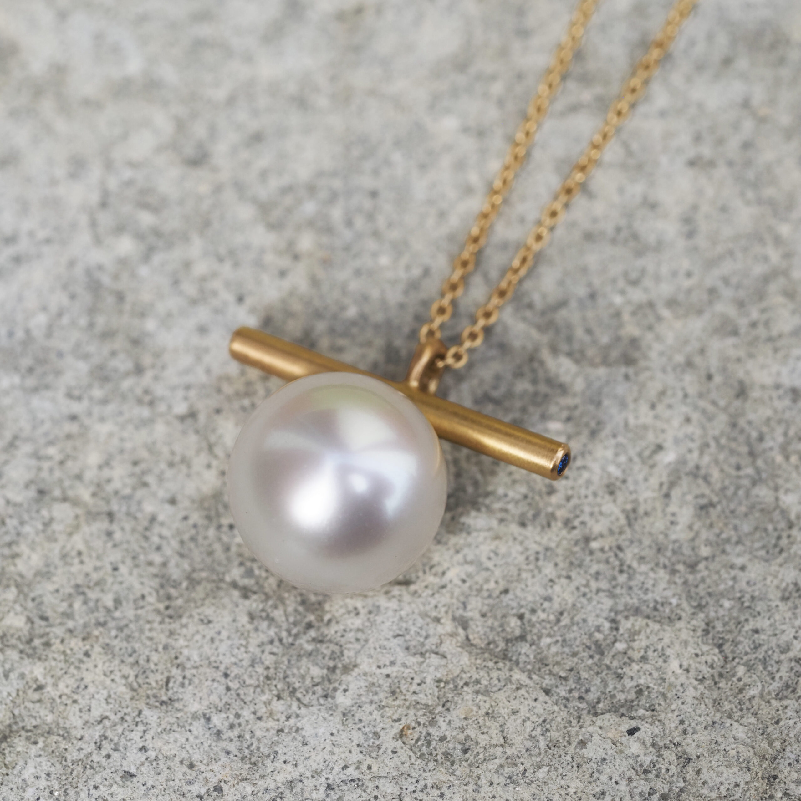 South Sea Pearl Necklace with Australian Sapphires - Marina Antoniou Jewellery South Sea Pearl Necklace with Australian Sapphires - Image 4
